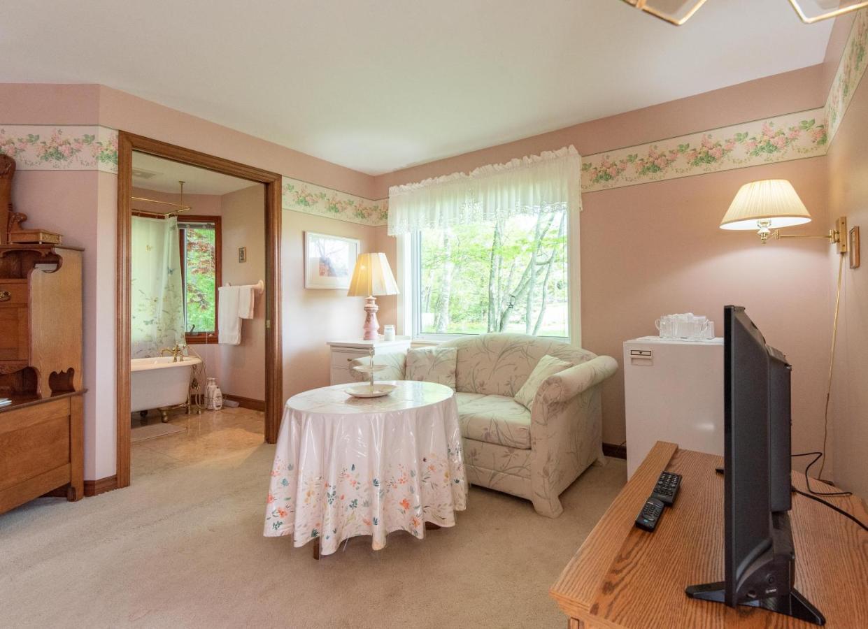 Bed and Breakfast Chez Nous Cornwall Exteriér fotografie
